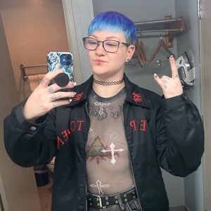 Meet your Posher, Elise